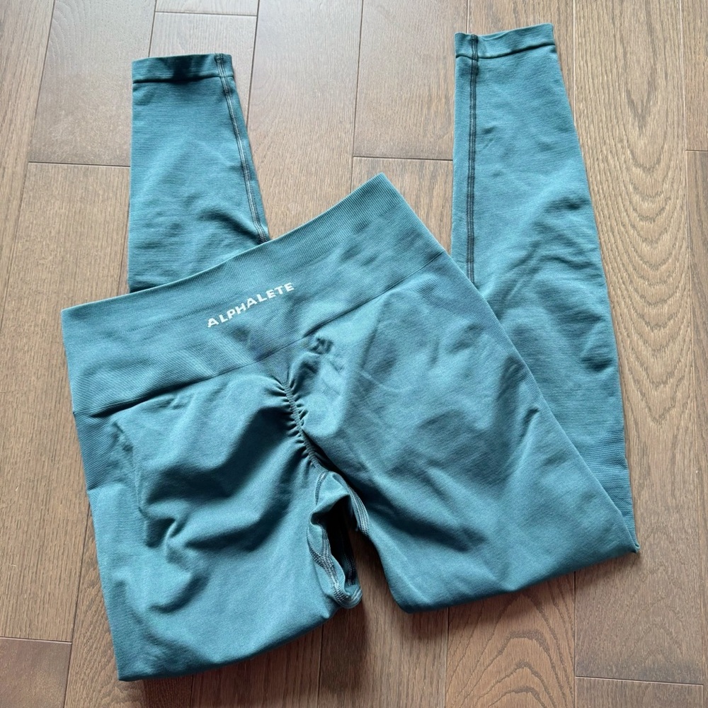 PIER BLUE ALPHALETE AMPLIFY LEGGINGS